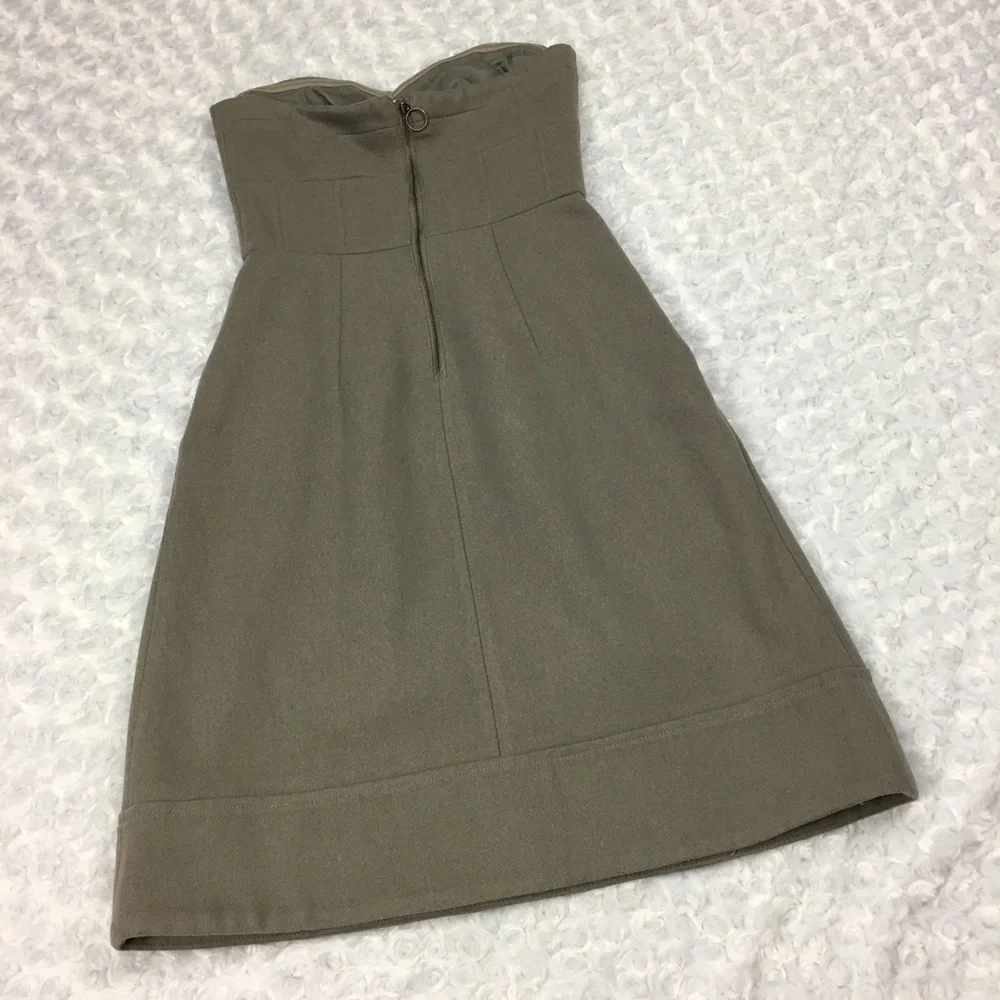 Sleeveless Strapless Pleated Dress w 2 pockets.‎ - Picture 3 of 8